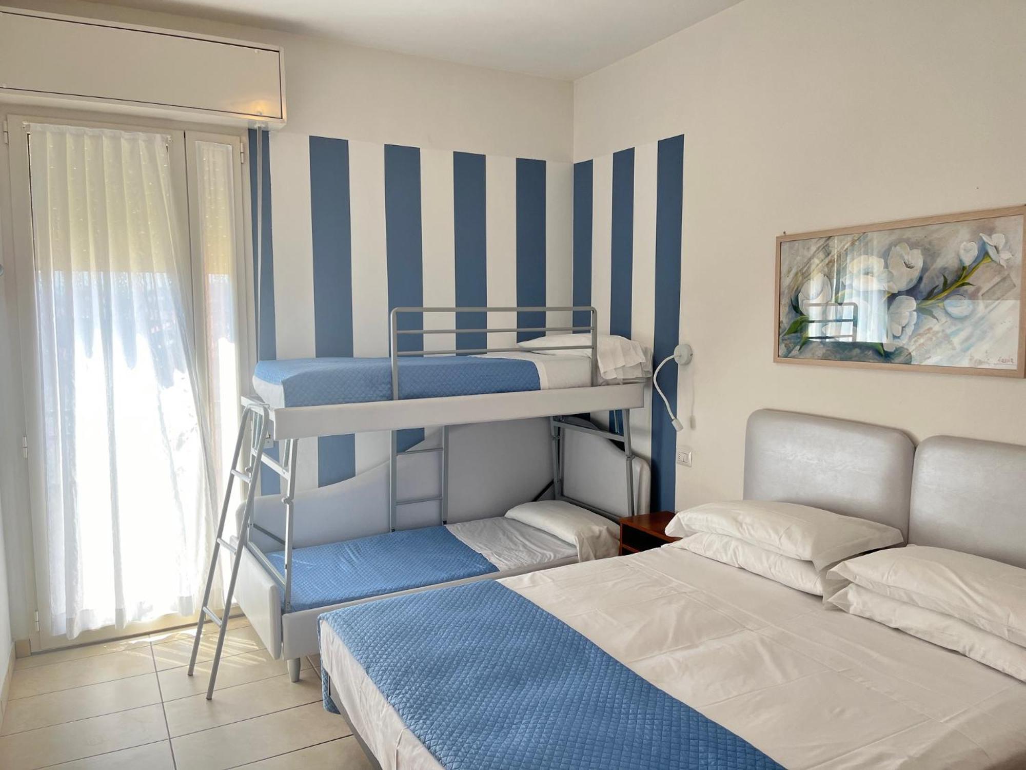 Hotel Berenice Rimini Extérieur photo