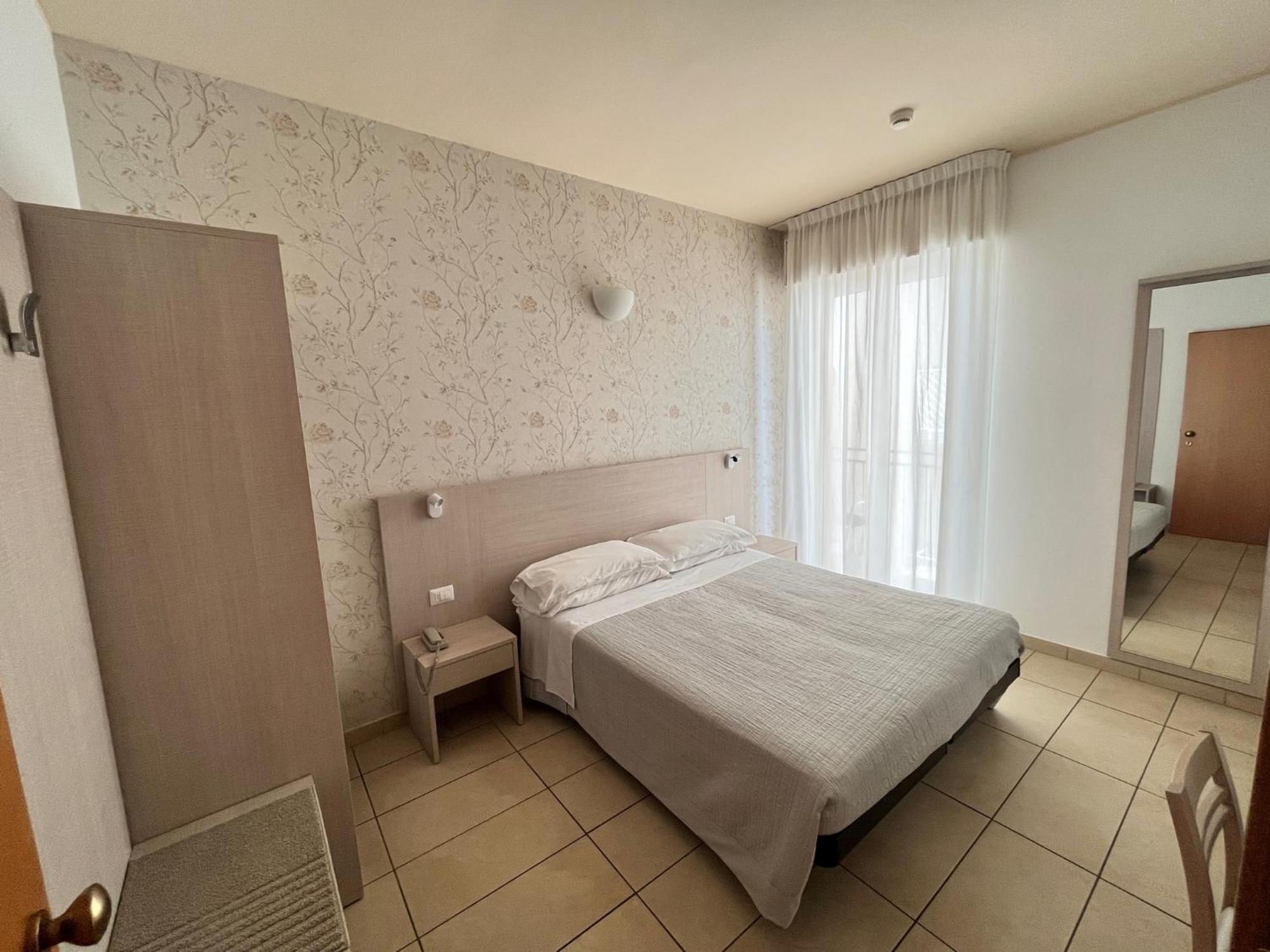 Hotel Berenice Rimini Extérieur photo