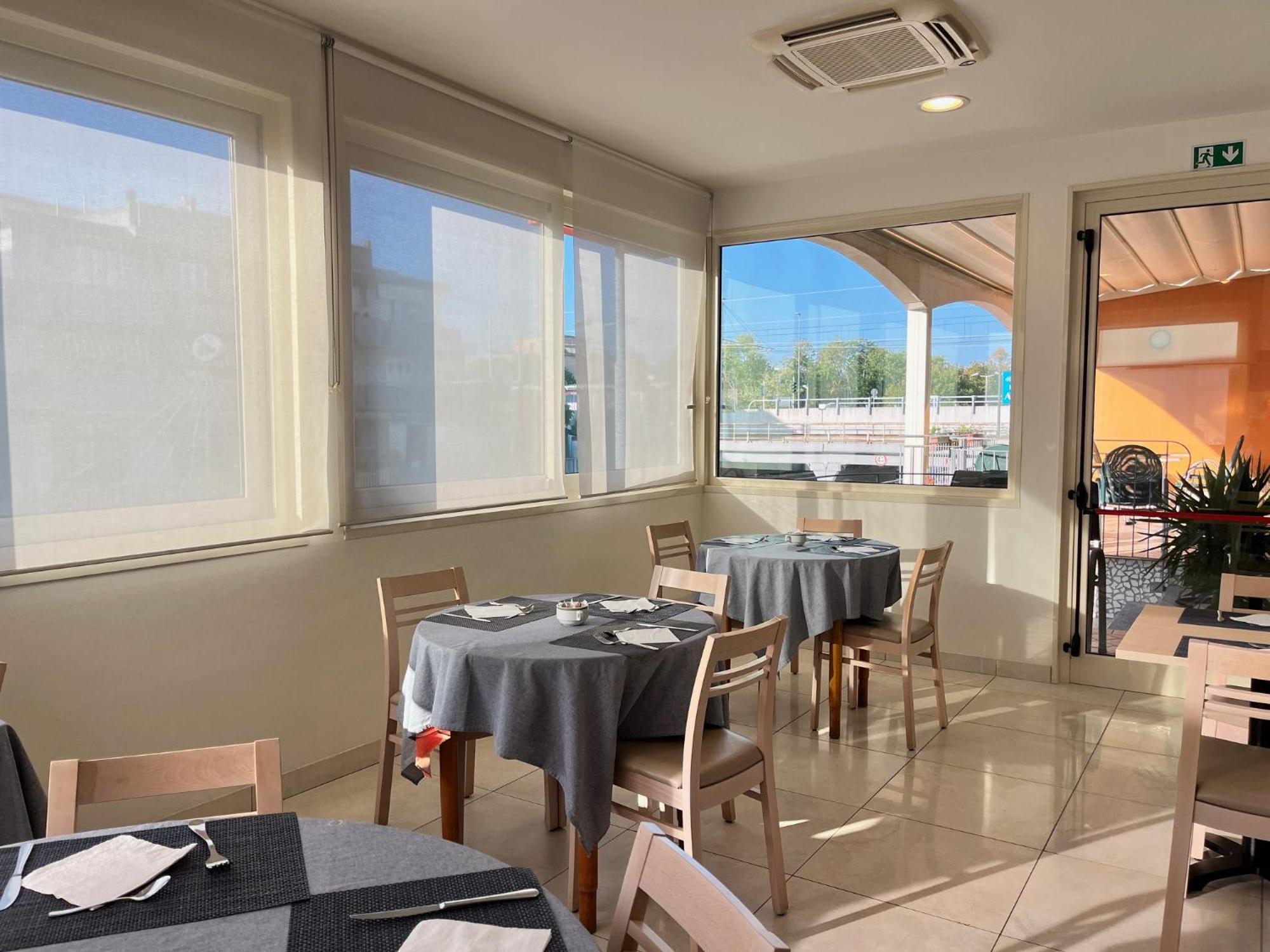 Hotel Berenice Rimini Extérieur photo
