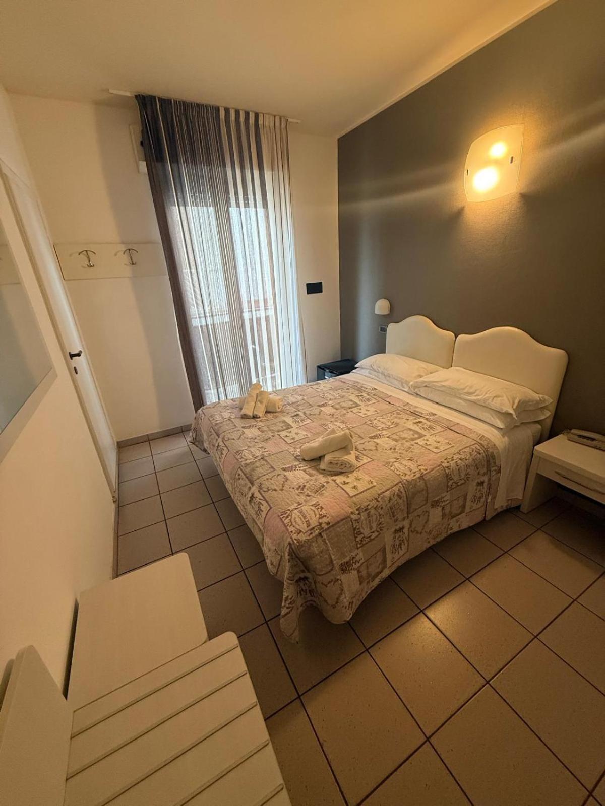Hotel Berenice Rimini Extérieur photo