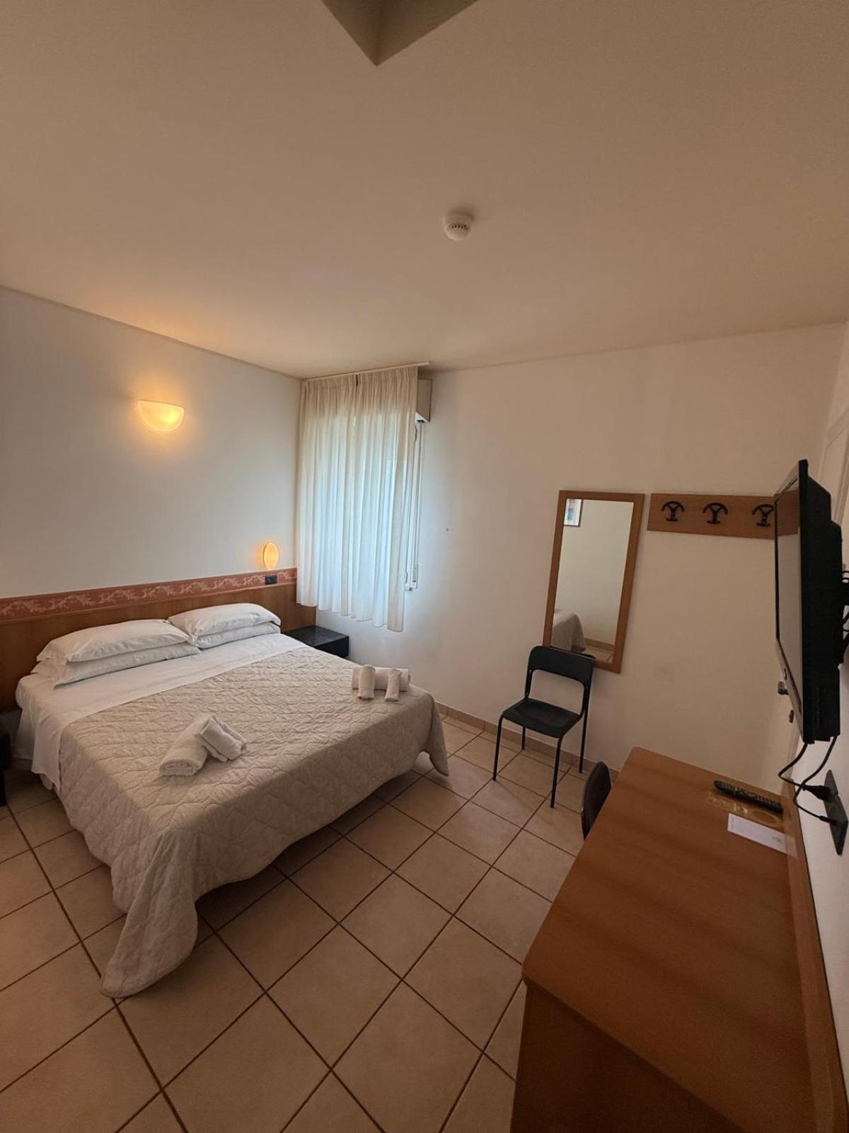 Hotel Berenice Rimini Extérieur photo