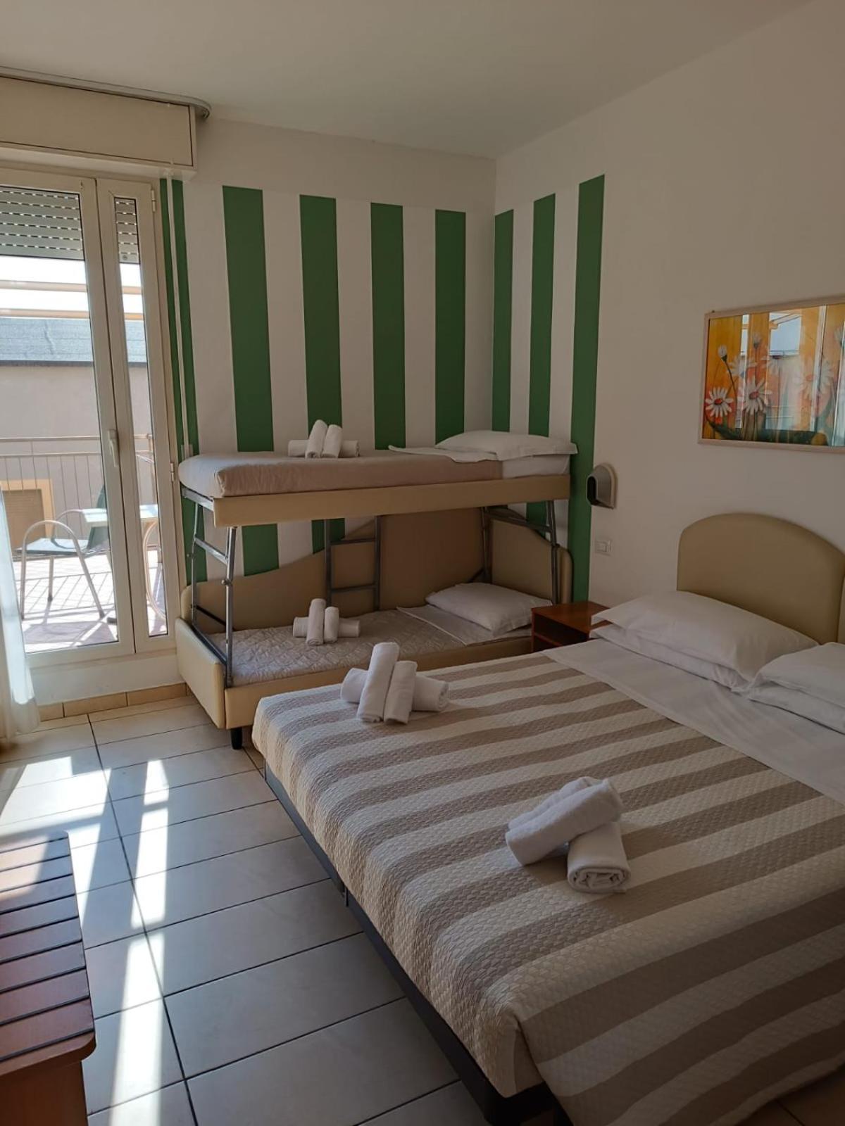 Hotel Berenice Rimini Extérieur photo
