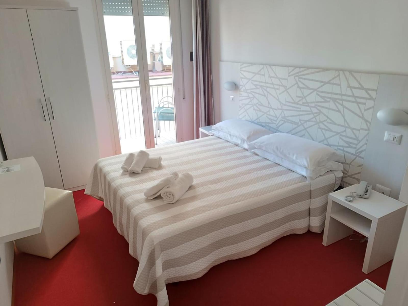 Hotel Berenice Rimini Extérieur photo