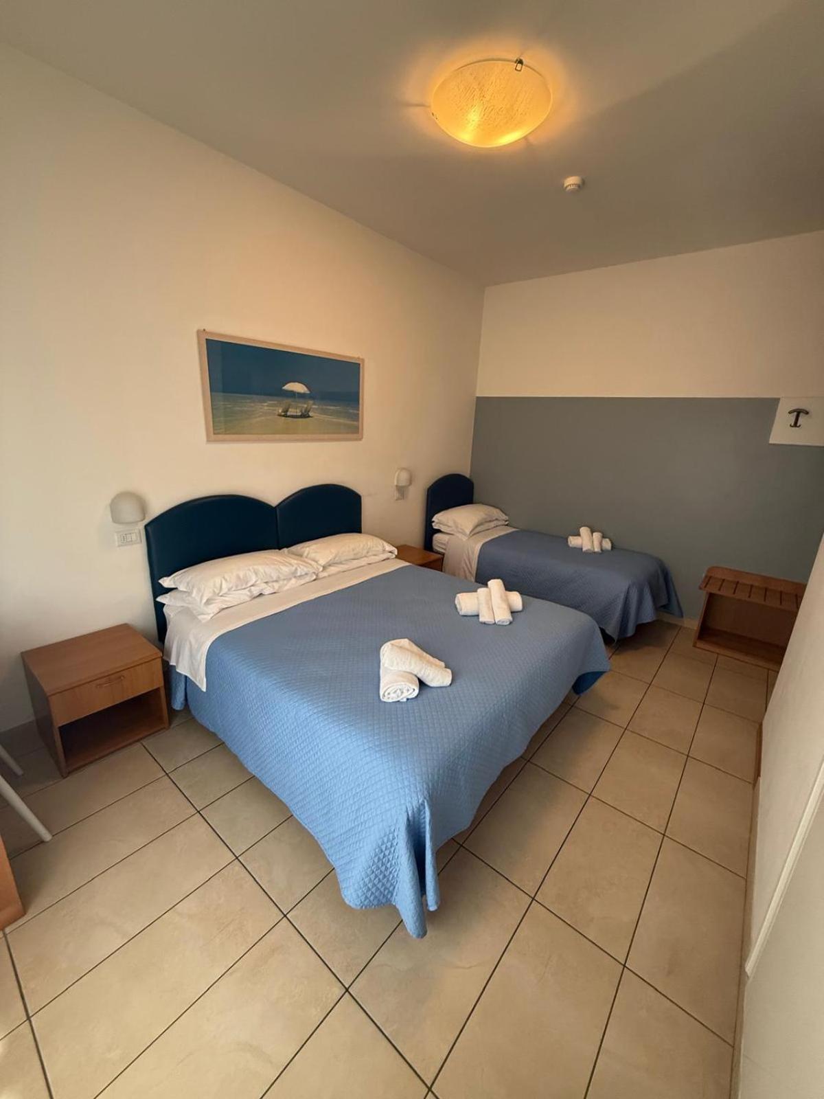 Hotel Berenice Rimini Extérieur photo